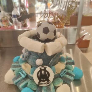 Gâteau de bonbons 2 étages – Thème OM ⚪🔵