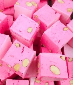 Nougat cube à la framboise